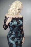 Abendkleid TW0035A - Abendkleid blau schwarz Etui Spitze Carmenausschnitt Langarm 2